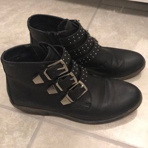 Black bootie boots